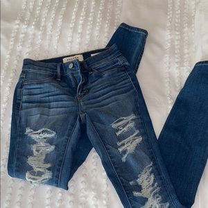 Jeans with rips